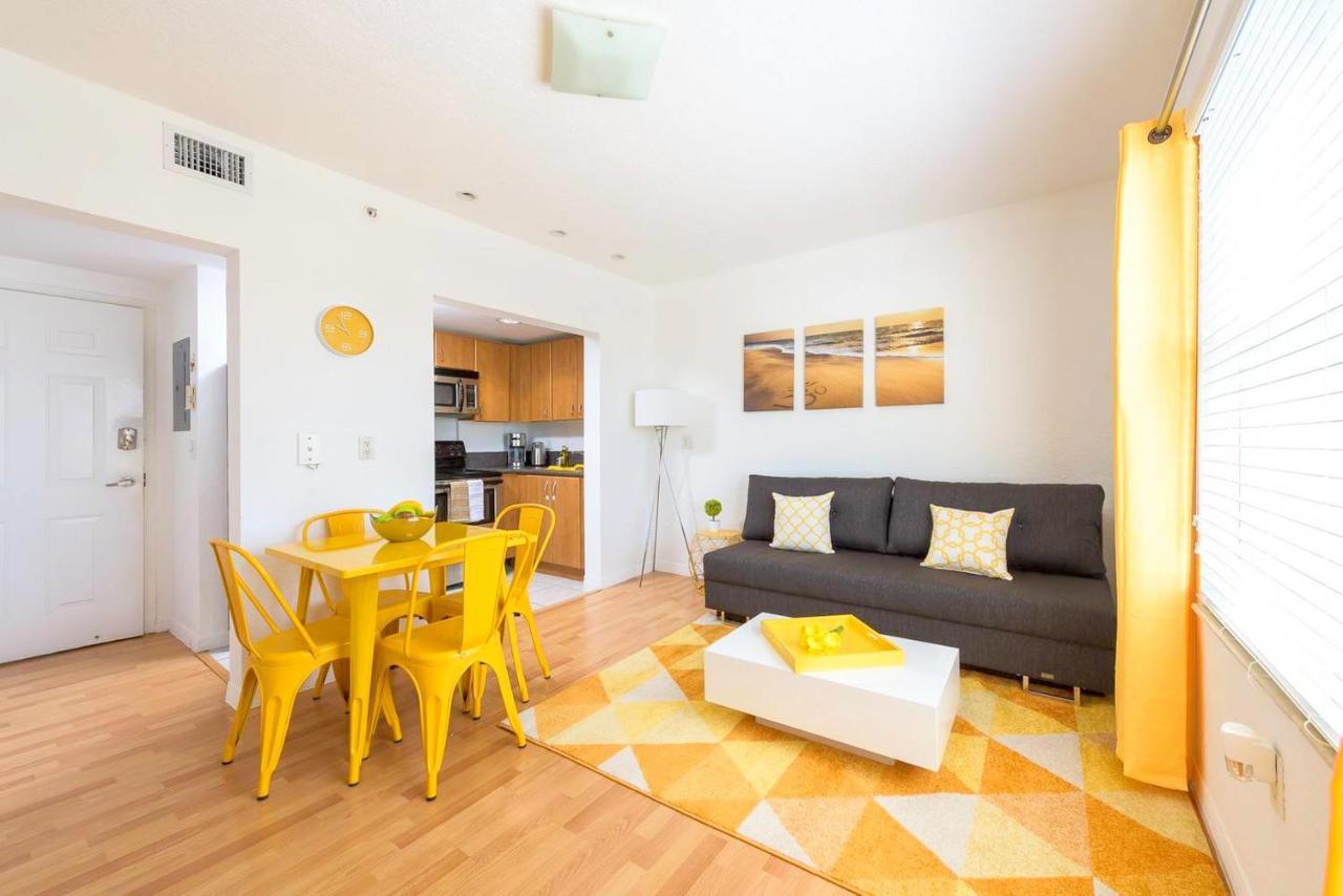 Welworth #206 Apartment